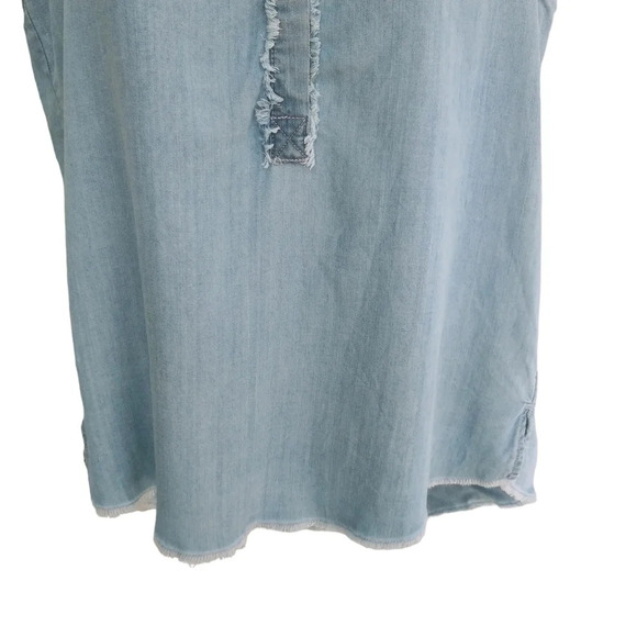 Reitmans Denim  Jean Sleeveless Blouse Raw Edges Faded Blue XS - Picture 3 of 7